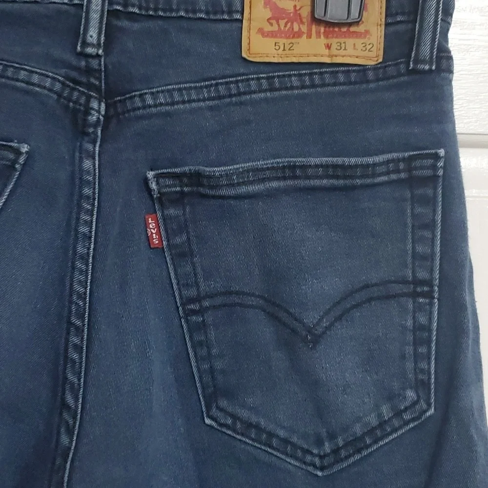 Levis questions leave